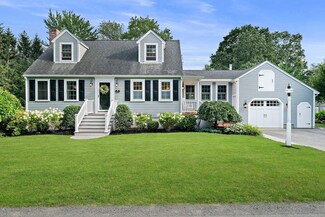 21 Holbrook St, Rockland, MA 02370