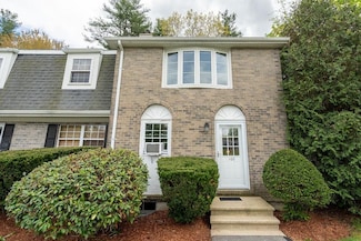 100 Fieldstone Dr, Londonderry, NH 03053