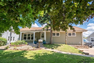 123 S Marilyn Ave, Northlake, IL 60164