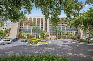 2112 S Cypress Bend Dr Unit 401, Pompano Beach, FL 33069