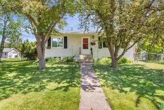 212 99th Ave W, Duluth, MN 55808