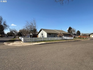 4117 Jessen Dr, Eugene, OR 97402
