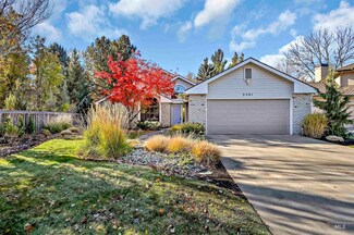 2201 S Crosscreek Ln, Boise, ID 83706