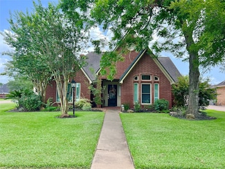 51 S Trillium Ct, Lake Jackson, TX 77566