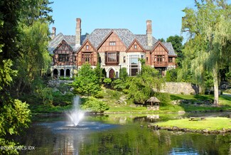 125 Pecksland Rd, Greenwich, CT 06831