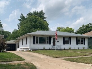 311 Crescent Dr, Sycamore, IL 60178