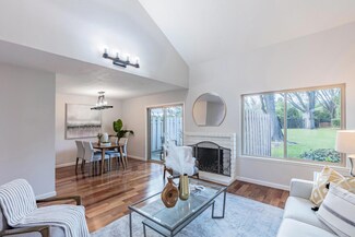 2592 Knightsbridge Ln, Santa Clara, CA 95051