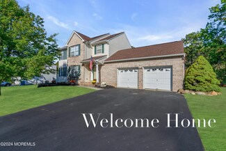 17 Roe Ln, Howell, NJ 07731