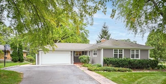 225 Scott Ave, Glen Ellyn, IL 60137