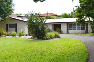 1927 Crayton Rd, Naples, FL 34102