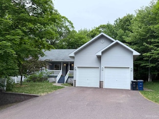 2003 Spruce Ln, Houghton, MI 49931