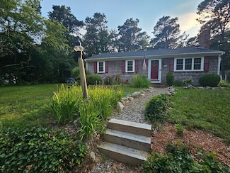3 Kenneth St, East Sandwich, MA 02537