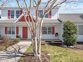 103 Pirates Landing Dr, Beaufort, NC 28516