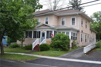 38 Chapin St, Canandaigua, NY 14424