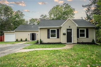 9 Pleasant Ave, Angola, NY 14006