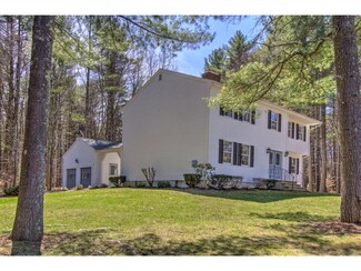 6 Moss Ln, Madbury, NH 03823