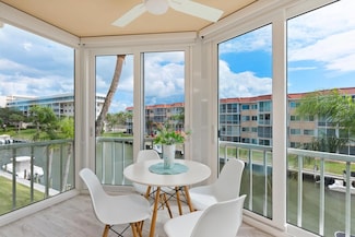 1250 N Portofino Dr Unit 304, Sarasota, FL 34242