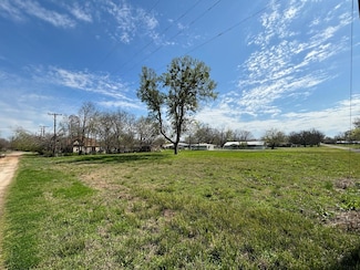 99 Sherman St, Cooper, TX 75432