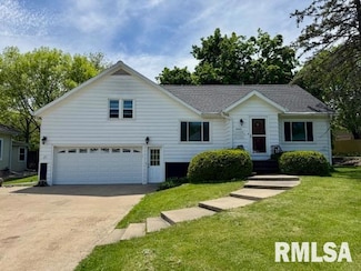 1003 16th Ave N, Clinton, IA 52732
