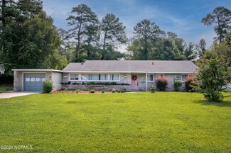 1106 Forest Dr, Whiteville, NC 28472