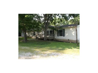 518 N 950th Rd, Lawrence, KS 66047
