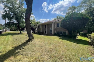3465 Darlene Cir NW, Huntsville, AL 35810