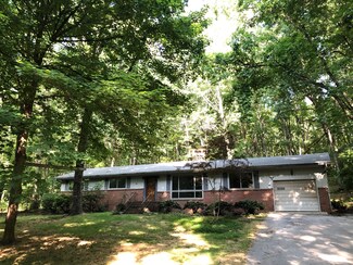 5203 Wilson Ave, Signal Mountain, TN 37377