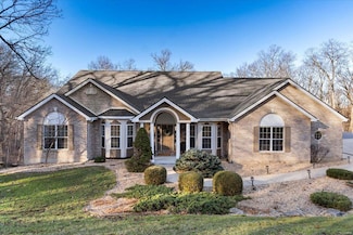 4 Hidden Forest Dr, Eureka, MO 63025