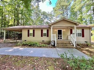 693 Presley Creek Dr, Heathsville, VA 22473