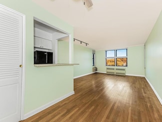 5235 Post Rd Unit 3H, Bronx, NY 10471