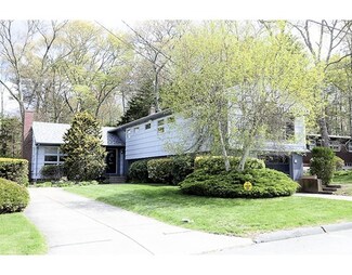 35 Beverly St, North Dartmouth, MA 02747