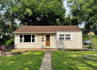 223 Meadowcrest Dr, Saint Louis, MO 63135