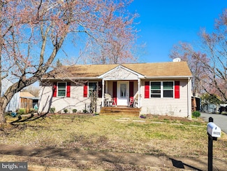 8620 Clifton St, Marshall, VA 20115