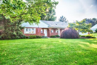 303 Schoeneck Ave, Nazareth, PA 18064