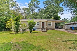 706 S Edgewood Dr, Dothan, AL 36301