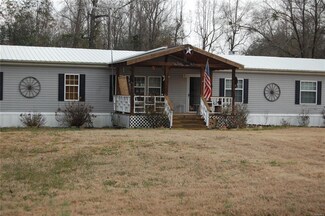 16 Friendly Pine Rd, Elmore, AL 36025