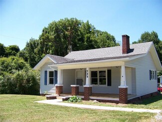 733 N Main St, Dobson, NC 27017