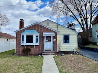 20 Magnolia St, Cranston, RI 02910