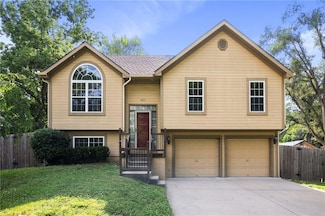 5637 N Amoret Ave, Kansas City, MO 64151