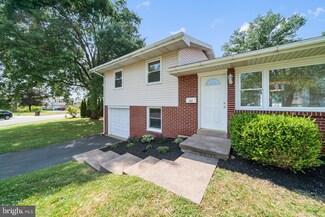 105 Briarwood Dr, Douglassville, PA 19518
