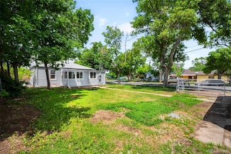 1180 Newark St, Aurora, CO 80010