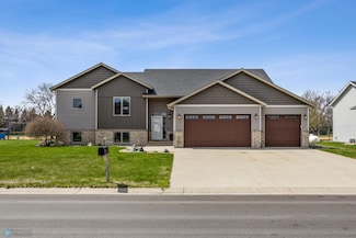 134 Newport Pkwy, Kindred, ND 58051