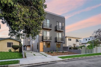 2204 Carmona Ave, Los Angeles, CA 90016