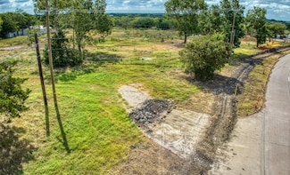 3710* Ensign Rd, Ennis, TX 75119