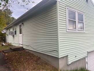 124 Sewall St, Manchester, NH 03103