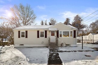 139 Glenmere St, Lowell, MA 01852