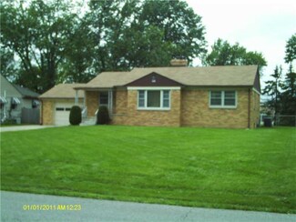 876 N Sadlier Dr, Indianapolis, IN 46219