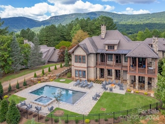 597 Chestertown Dr, Mill Spring, NC 28756