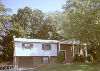 4744 Kirkdale Dr, Woodbridge, VA 22193