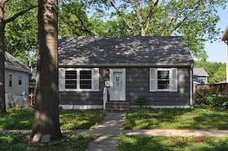 583 Cromwell Ave, Saint Paul, MN 55104